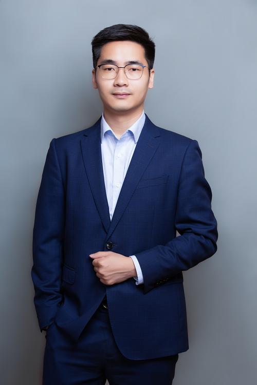 赵艳平 灯光与音效负责人
